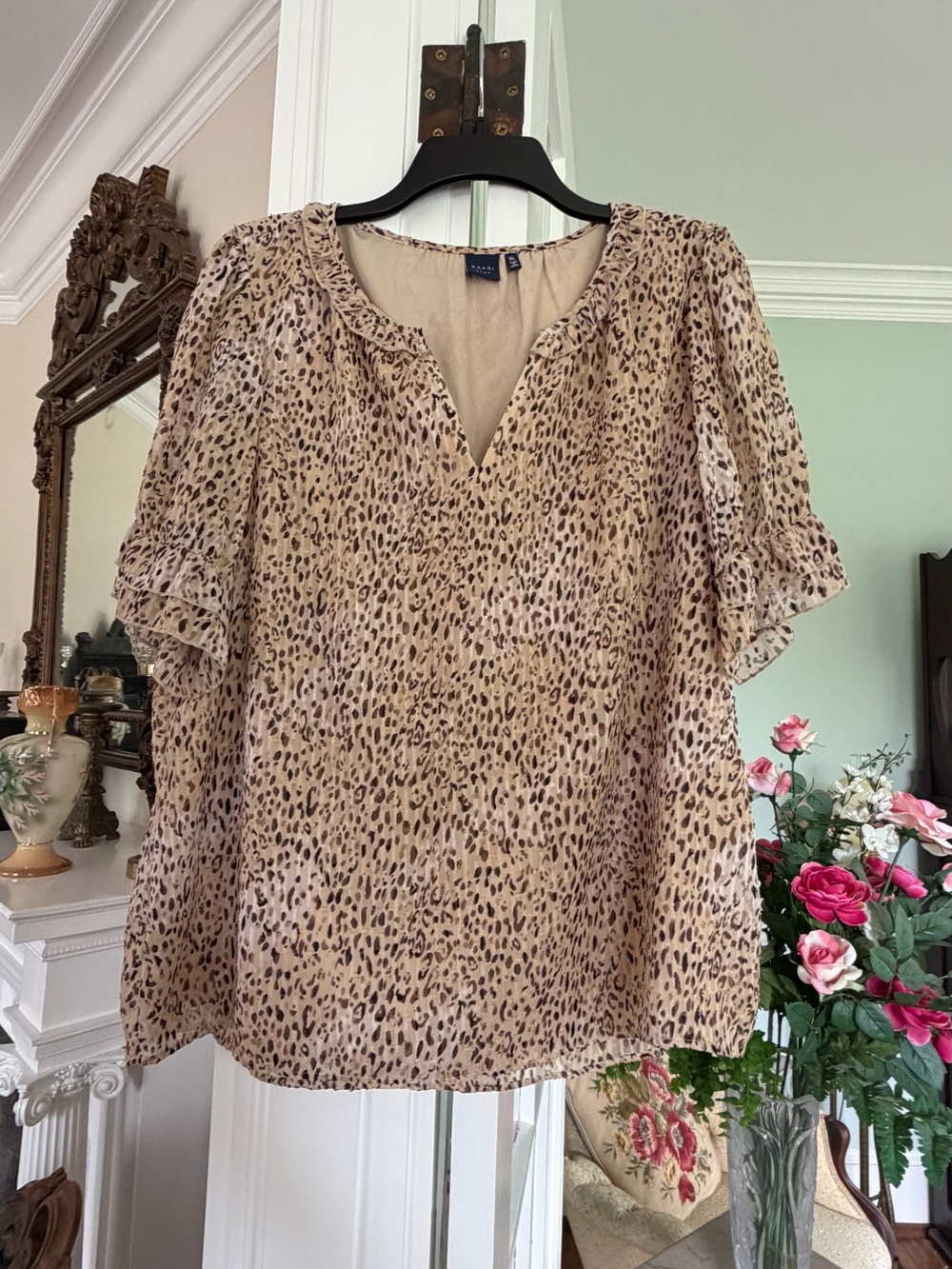 Kaari Blue Beige Leopard Print Flutter Sleeve Blouse, size XL